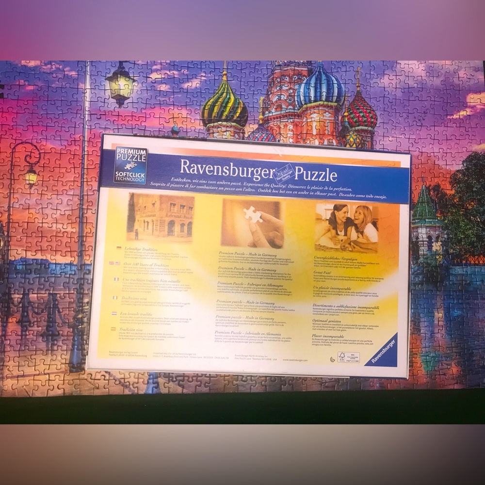 Ravensburger Blue and Pink Moscow Puzzle 1500 Pieces - Picture 5 of 7